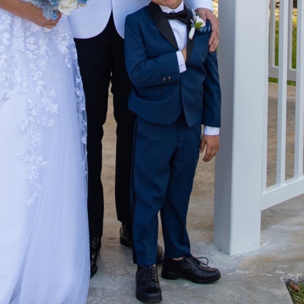 Nautica Navy blue full 3 piece tuxedo suit with Stafford black shoes